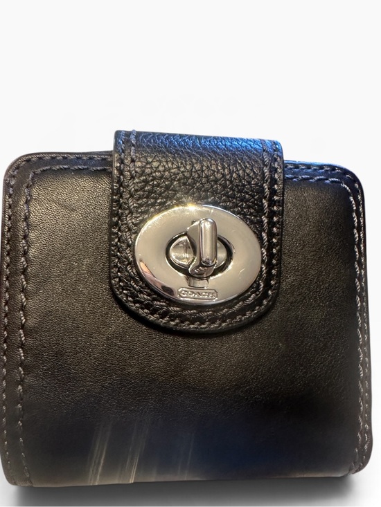 Coach Handbags - Vintage Coach Bi- fold Pebbles Leather Short Wallet Y2K Excellent Condition